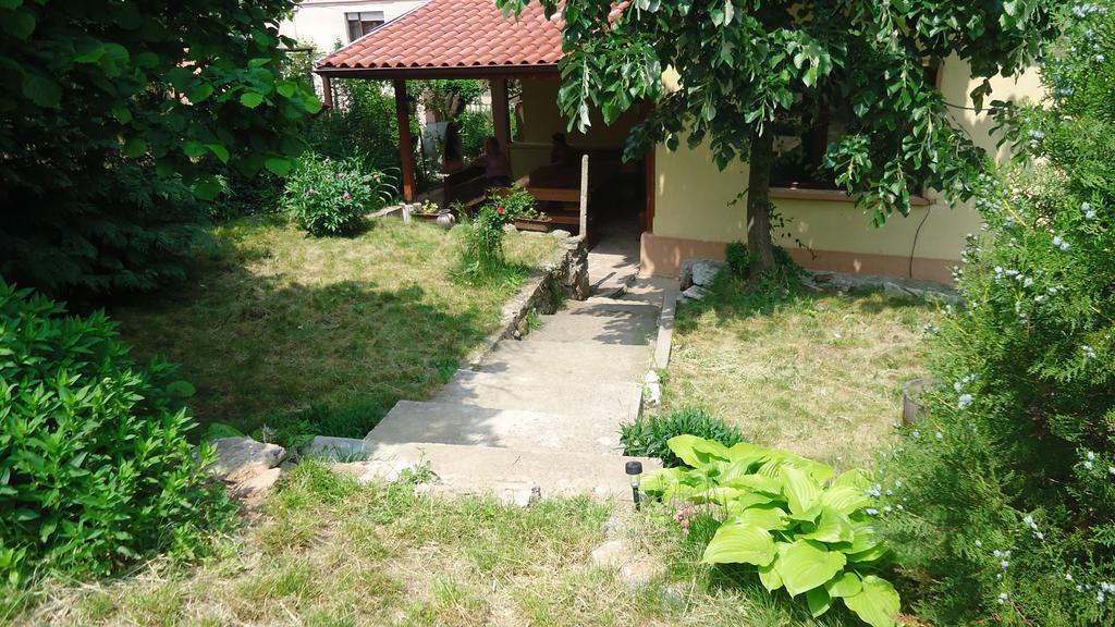 Guest House Zora 벨로그라드첵 외부 사진