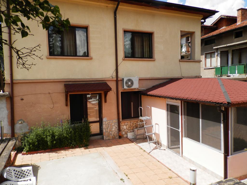 Guest House Zora 벨로그라드첵 외부 사진