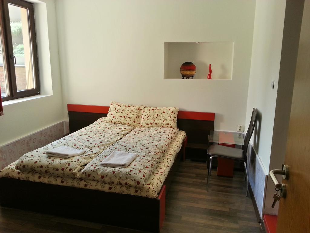 Guest House Zora 벨로그라드첵 외부 사진